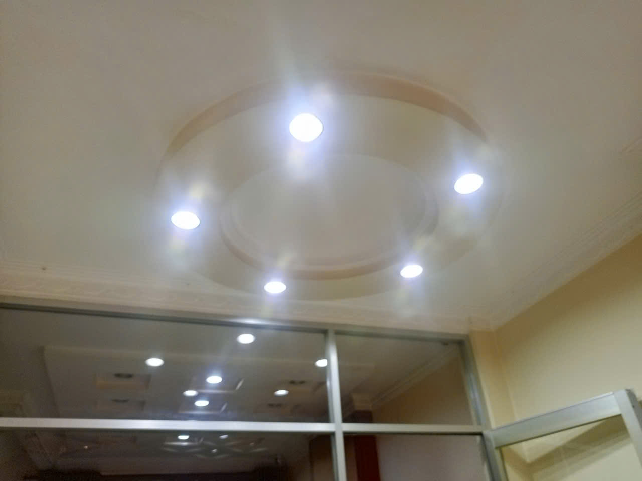 Xu hướng thiết kế trần thạch cao Spa dẫn đầu 2026
