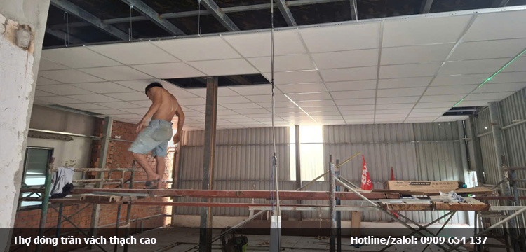 Thợ đóng trần vách thạch cao tại Hóc Môn 3