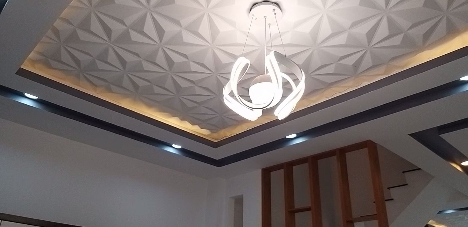 Thợ thi công đóng trần vách thạch cao tại Đức Hòa 2