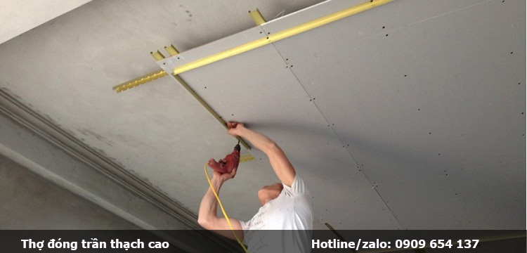 Thợ thi công đóng trần vách thạch cao tại Thuận An 2